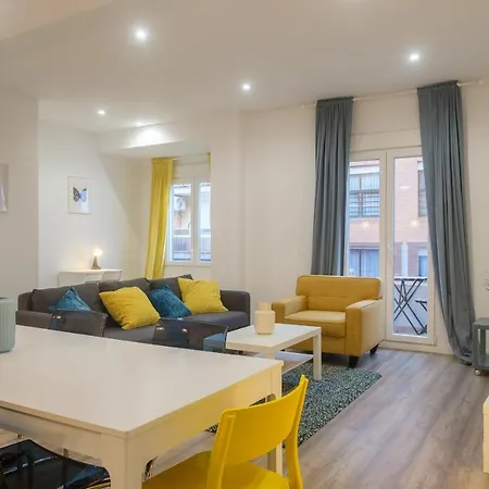Apartment Bright, Brand New & Very Comfortable *