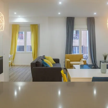 Bright, Brand New & Very Comfortable Valencia